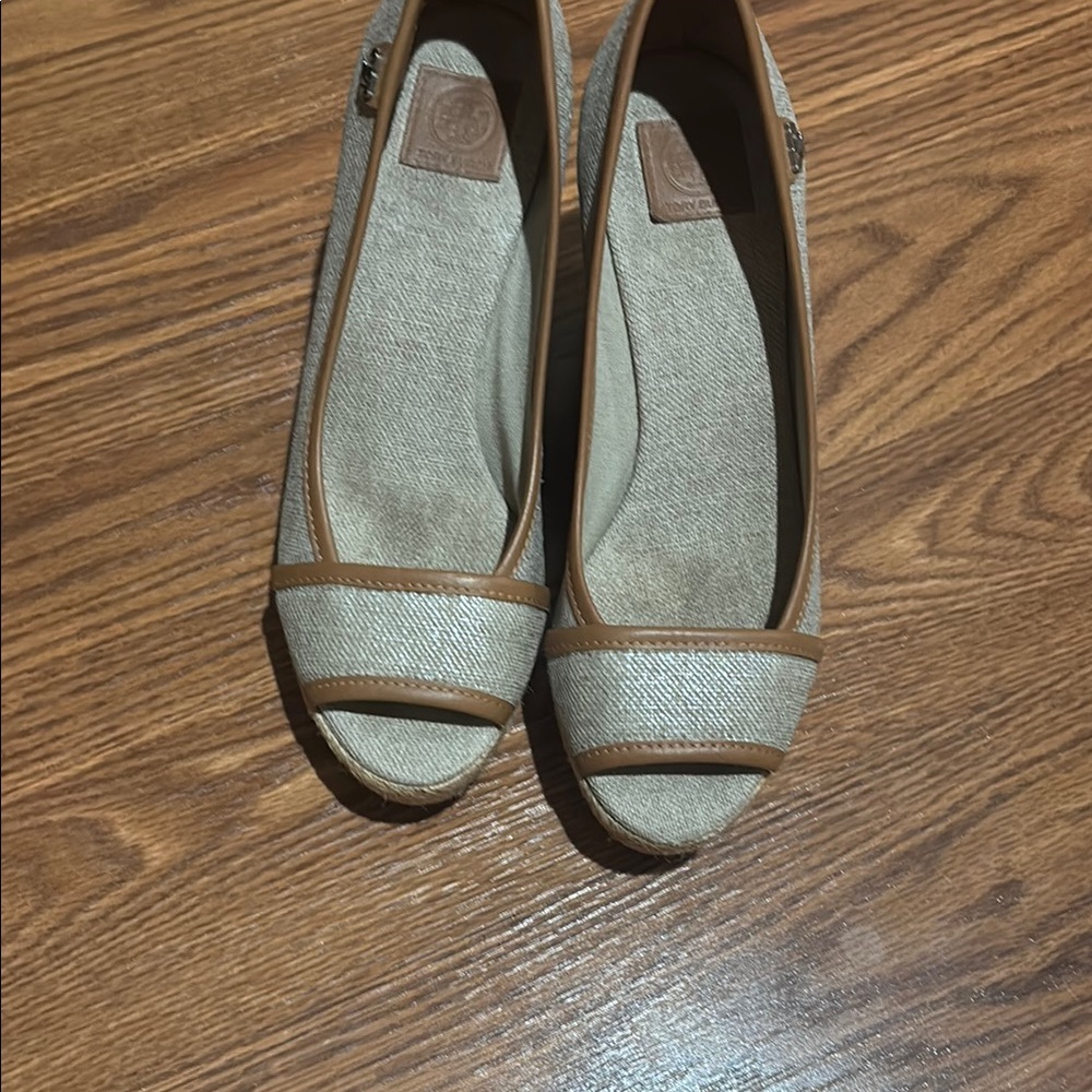 Tory Burch Beige metallic and Brown wedges